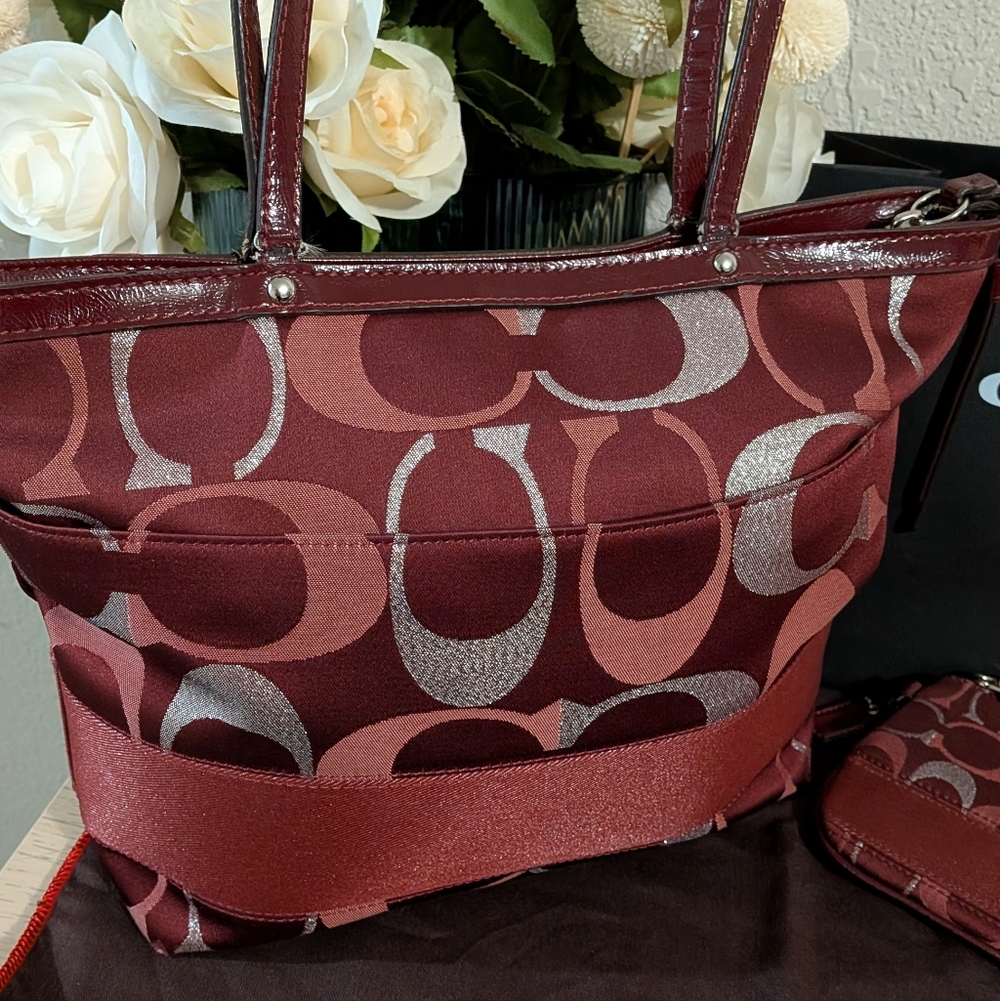 ✨SOLD✨Coach SET Signature Jacquard Red Metallic Stripe Tote Wristlet Wallet Y2K - Picture 6 of 14